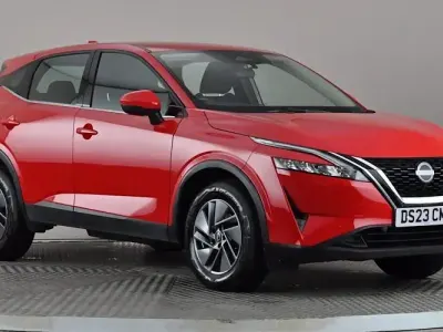 Used Nissan Qashqai Acenta Premium 140 HP (102 kW) 2023 Red SUV