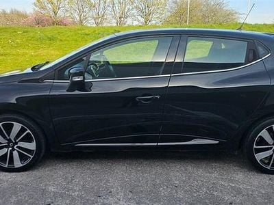 Used Renault Clio IV Dynamique 2016 Black Hatchback