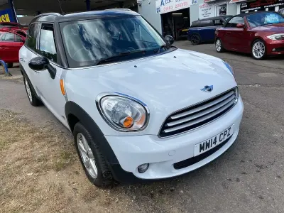 Used Mini Cooper D 112 HP (82 kW) 2014 White Hatchback