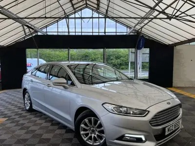 Begagnad Ford Mondeo Zetec 150 HK (110 kW) 2019 Silver Halvkombi