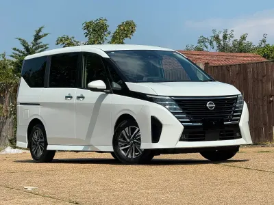 Used Nissan Serena 2025 White MPV