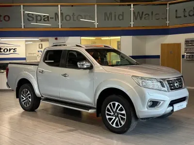 Used Nissan Navara Tekna 190 HP (139 kW) 2018 Silver Pickup