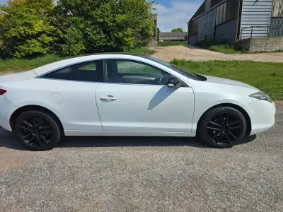 Używany Renault Laguna III 150 KM (110 kW) 2011 Coupe