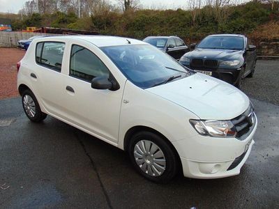 Used Dacia Sandero Ambiance 2016 White Hatchback