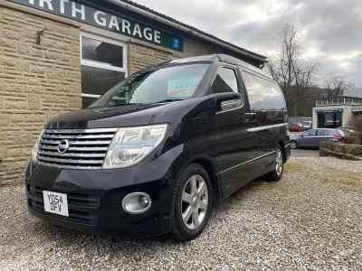 Używany Nissan Elgrand 2004 Czarny Minivan