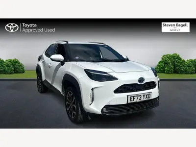 Used Toyota Yaris Hybrid Design 2024 White Hatchback