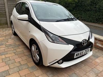 White Used 2015 Toyota Aygo x-press Hatchback | £6,500 (Fair price)