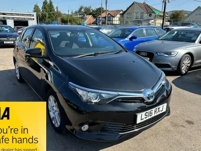 Used Toyota Auris Hybrid