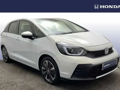 Used Honda Jazz Advance 122 HP (89 kW) 2025 Premium sunlight white Hatchback