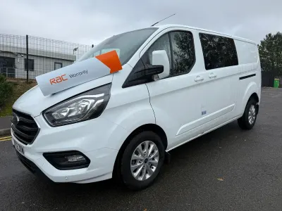 Used Ford Transit Custom Limited 130 HP (95 kW) 2022 White Van
