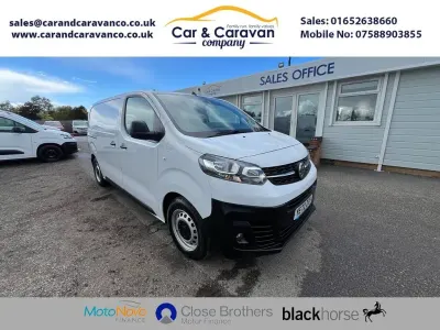 Usado Vauxhall Vivaro S 120 HP (88 kW) 2022 Branco Monovolume