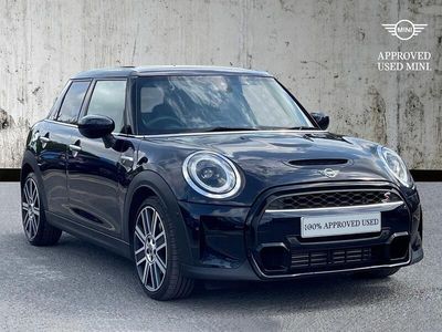 Begagnad Mini Cooper S Exclusive 176 HK (129 kW) 2022 Svart Halvkombi