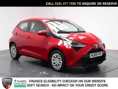 Gebraucht Toyota Aygo X-play 72 PS (52 kW) 2019 Rot Kleinwagen