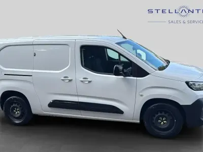 Used Peugeot Partner 101 HP (74 kW) 2024 White MPV