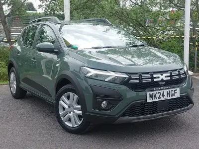 Begagnad Dacia Sandero Expression 100 HK (73 kW) 2024 Grön Halvkombi