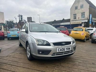 Silver Used 2006 Ford Focus Zetec Hatchback | £1,995 (Expensive)