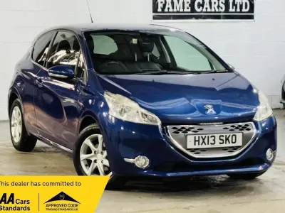 Used Peugeot 208 Allure 68 HP (50 kW) 2013 Blue Hatchback