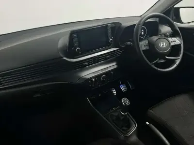 Begagnad Hyundai Bayon SE 99 HK (72 kW) 2023 Grön SUV