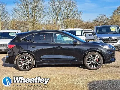 Usado Ford Kuga ST-Line X 120 HP (88 kW) 2020 Preto SUV