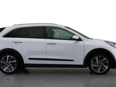 Used Kia Niro First Edition 141 HP (103 kW) 2018 White SUV