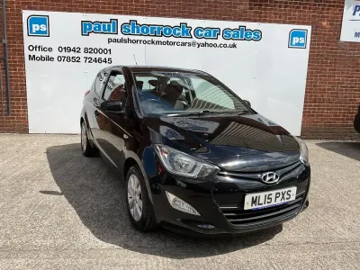 Käytetty Hyundai i20 Active 2015 Musta Viistoperä