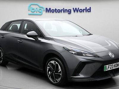 Begagnad MG MG4 EV SE 319 kW (435 HK) 2023 Grå Halvkombi