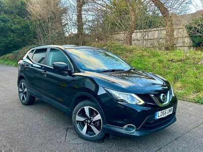 Black Used 2016 Nissan Qashqai N-Connecta SUV | £6,950 (Super price)