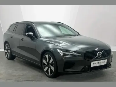Used Volvo V60 Plus 344 HP (253 kW) 2025 Green Estate