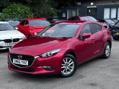 Used Mazda 3 2017 Red Hatchback