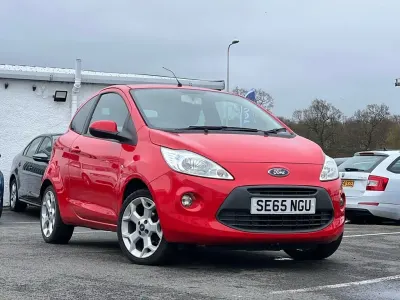 Begagnad Ford Ka Zetec 69 HK (50 kW) 2015 Röd Halvkombi