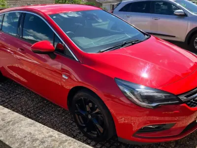 Second-hand Vauxhall Astra SRi 105 CP (77 kW) 2018 Roșu Hatchback