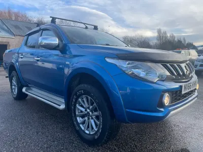 Käytetty Mitsubishi L200 2016 Sininen Nouto