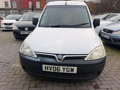 Used Vauxhall Combo 2006 White MPV