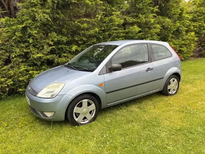 Used Ford Fiesta Zetec 79 HP (58 kW) 2005 Blue Hatchback