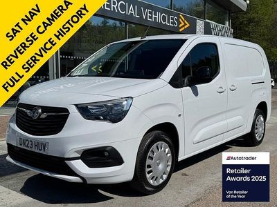 Second-hand Vauxhall Combo 100 CP (73 kW) 2023 Alb Monovolum