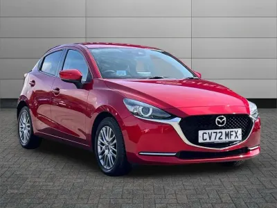 Usado Mazda 2 Inclusive 88 CV (64 kW) 2022 Rojo Utilitario