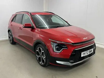 Gebraucht Kia Niro 139 PS (102 kW) 2022 Rot SUV