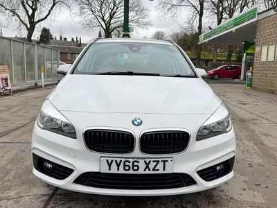 Begagnad BMW 218 Sport Line 2016 Vit Kombi