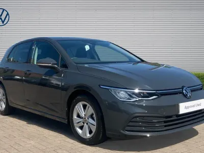 Second-hand VW Golf VIII Life 150 CP (110 kW) 2024 Hatchback