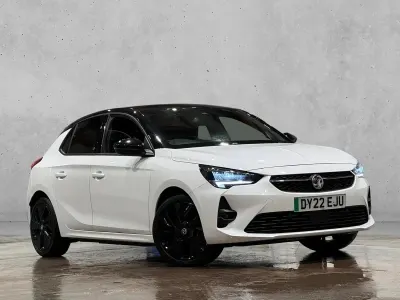 Begagnad Vauxhall Corsa-e SRi 100 kW (136 HK) 2021 Vit Halvkombi