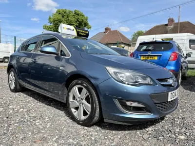Used Vauxhall Astra SRi 2014 Blue Hatchback