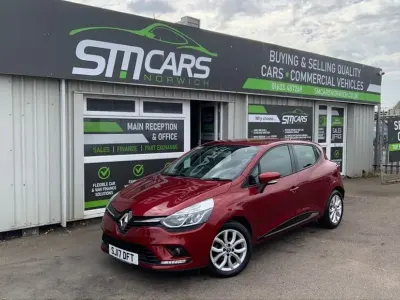 Used Renault Clio Dynamique 90 HP (66 kW) 2017 Red Hatchback