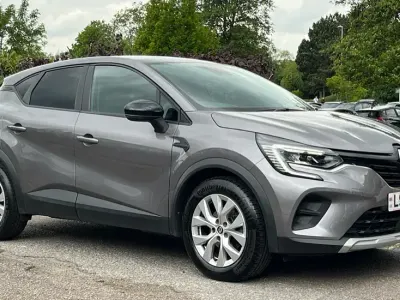 Begagnad Renault Captur Iconic 142 HK (104 kW) 2022 Grå SUV