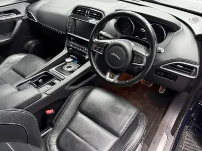Begagnad Jaguar F-Pace R-Sport 2017 Blå SUV