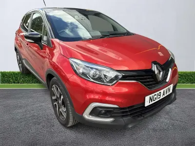 Used Renault Captur Iconic 90 HP (66 kW) 2019 Red/black SUV