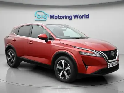 Used Nissan Qashqai N-Connecta 140 HP (102 kW) 2023 Red SUV