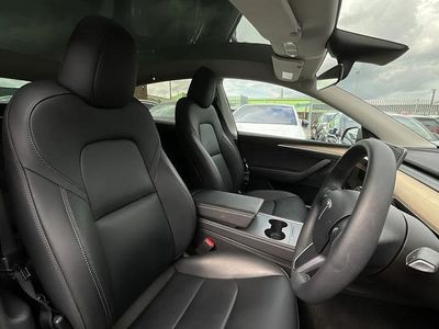 Used Tesla Model Y Long Range AWD 286 kW (389 HP) 2025 SUV