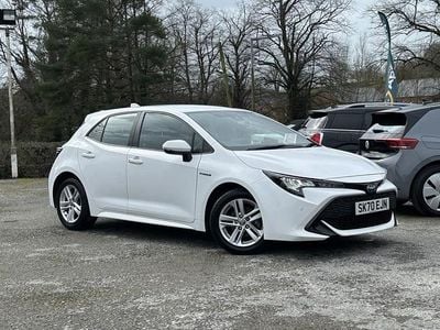 Used Toyota Corolla 122 HP (89 kW) 2020 White Hatchback