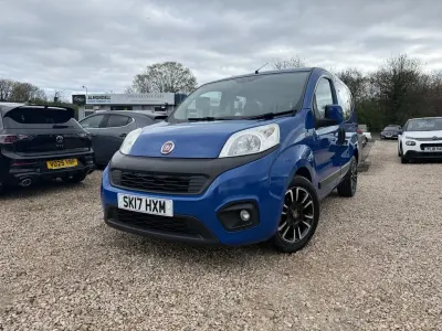 Używany Fiat Qubo Lounge 85 KM (62 kW) 2017 Niebieski Minivan