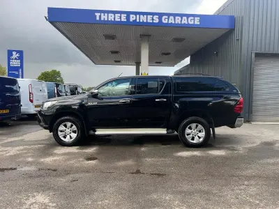 Used Toyota HiLux 150 HP (110 kW) 2019 Black Pickup